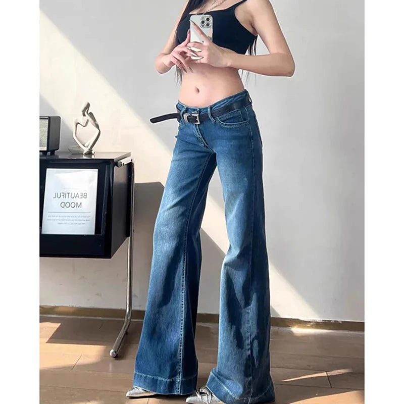 Low-Rise Flare Jeans - Dark blue - Cowboy Outpost