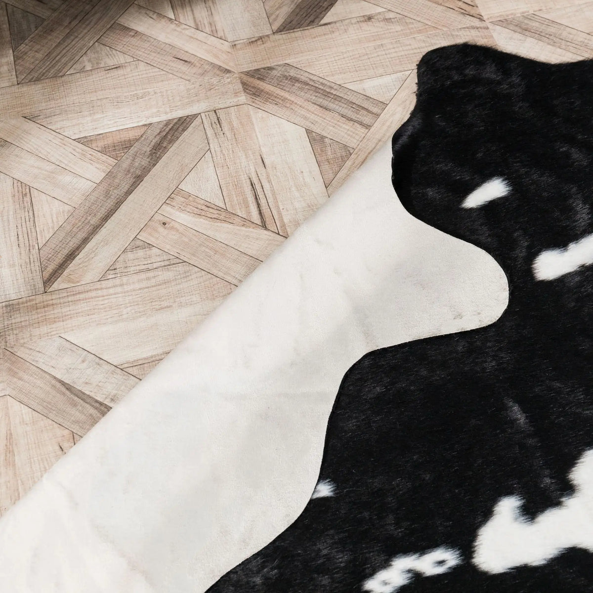 Leather Animal Cowhide Rug - 70x100 - Cowboy Outpost