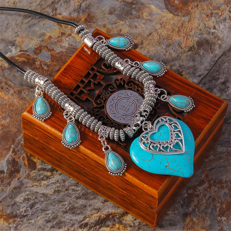 Turquoise Aihua Necklace - style 516 - Cowboy Outpost