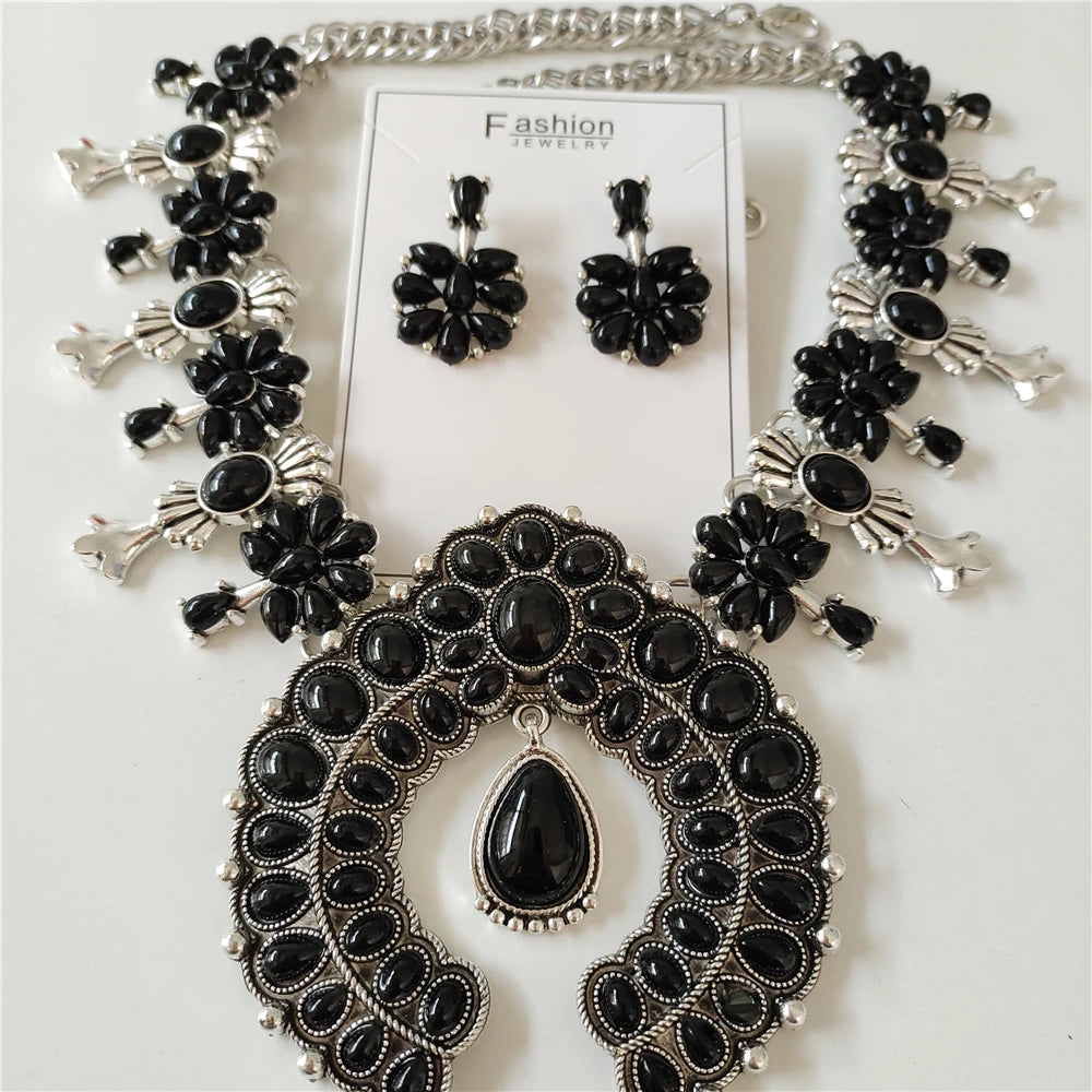 Turquoise Ethnic Necklace - Cowboy Outpost