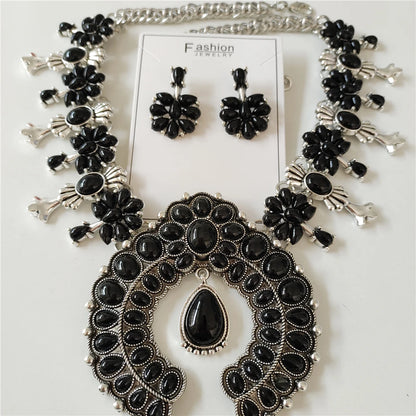 Turquoise Ethnic Necklace - Cowboy Outpost