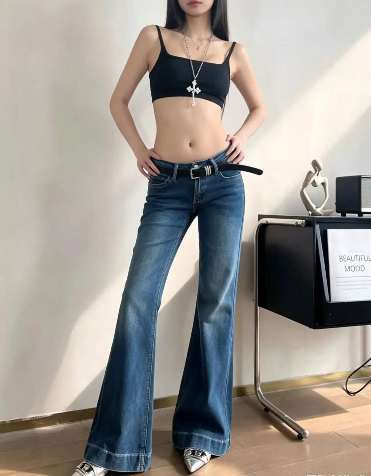 Low-Rise Flare Jeans - Dark Blue